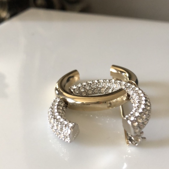 NEW Chanel CC Logo Brooch - Picture 10 of 12